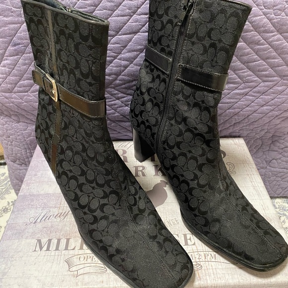 COACH Signature Booties Size 7B - Picture 2 of 7